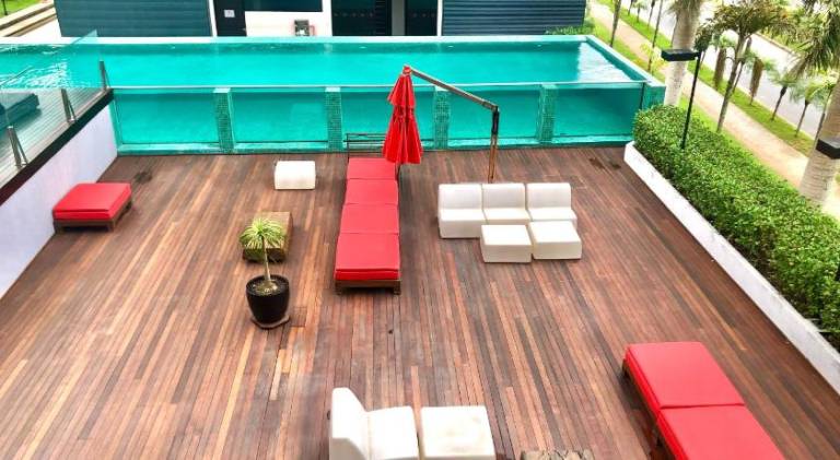 Apartment with pool — photo 2