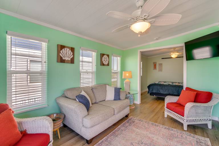 3 Mi to Gulf! Fort Myers Beach Gem w/ Pool Access — photo 4