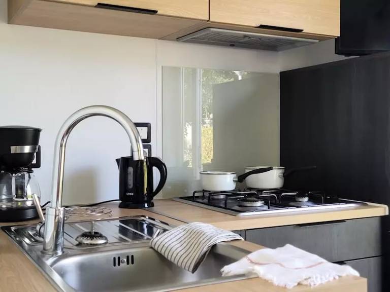 Charming mobile home with garden, terrace & BBQ | Pet-friendly — photo 3