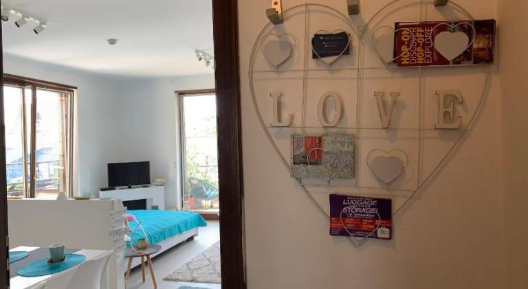 Nice apartment with patio | Near St. Stephen's Basilica | Pets are welcome — photo 3