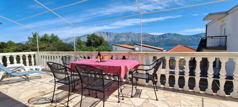 House with garden & grill | Garden view in Hvar