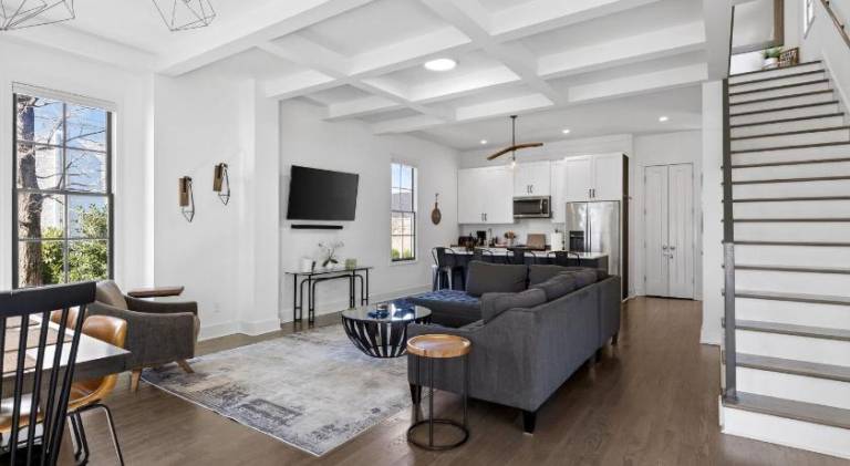 Charming vacation home | Pets allowed — photo 3