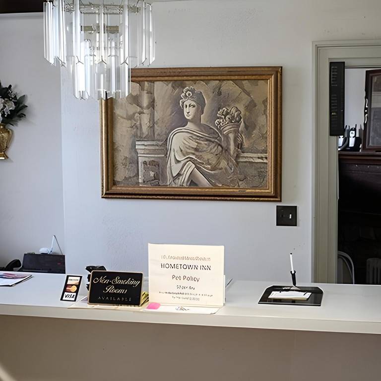 Hometown Inn Staunton — photo 2