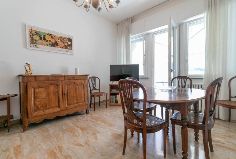 Holiday apartment with terrace | City view — photo 4
