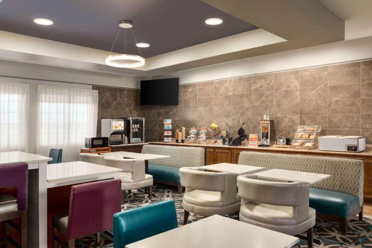La Quinta Inn & Suites by Wyndham Dumas — photo 5
