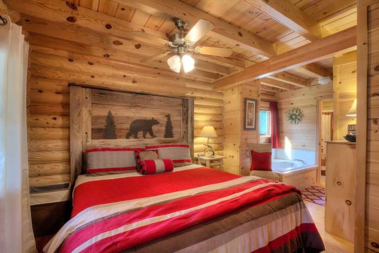 Snuggle Up Cabin by Beyond Expectations with Hot Tub — photo 5