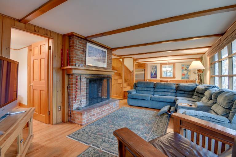 North Conway Home < Walk to Slopes at Cranmore! — photo 3