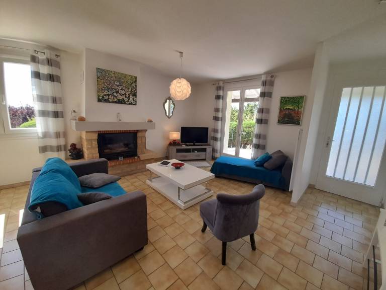 Cozy House with Garden near Thermes du Connétable - 2 BR, Fully Equipped, WiFi, Sleeps 4 — photo 4