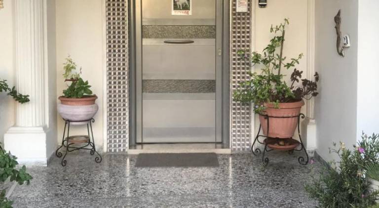 Apartment with terrace — photo 4