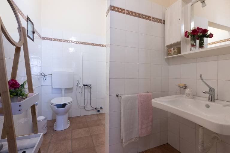 Fully equipped charming villa with garden, BBQ & patio | Good for workation | Pets allowed — photo 2