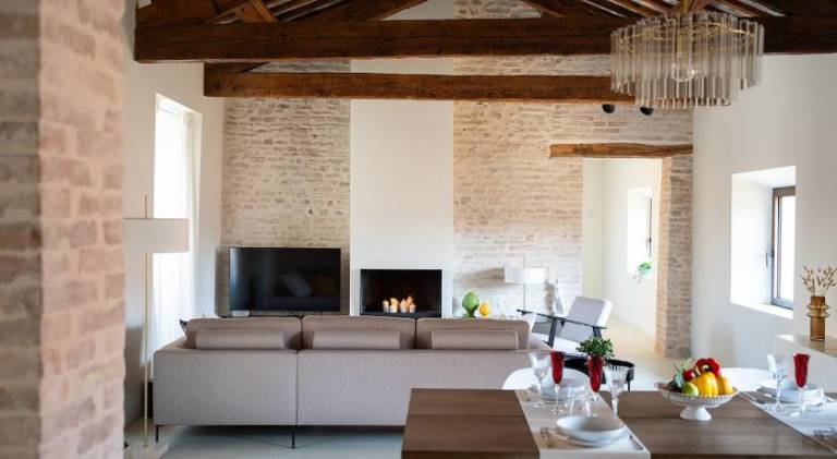Fully equipped holiday apartment with hot tub & patio | Pet-friendly — photo 3