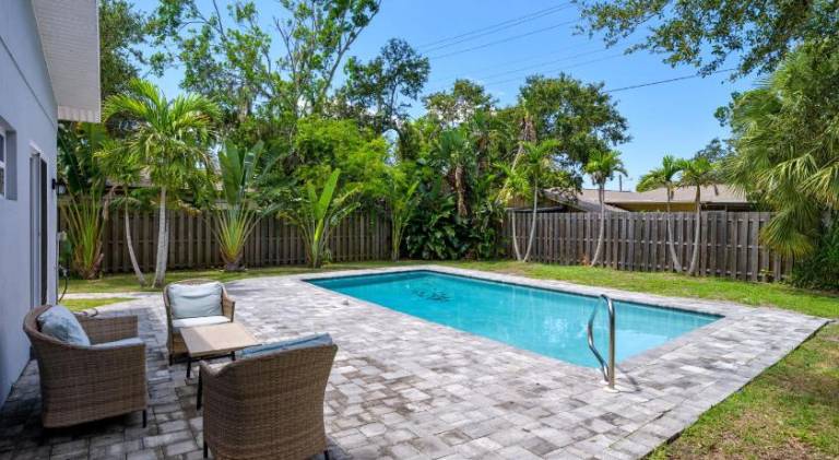 House with pool | Pets are welcome in Sarasota, FL