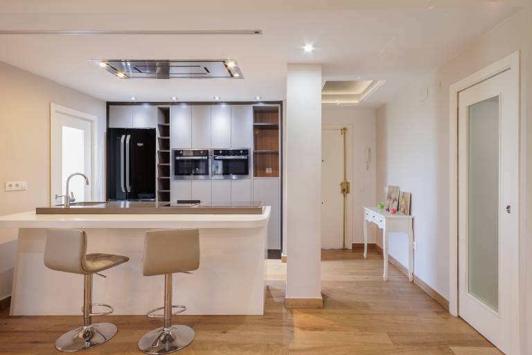 Fully equipped charming rental apartment with terrace & yard | City view | Perfect for remote work | Dogs allowed — photo 4