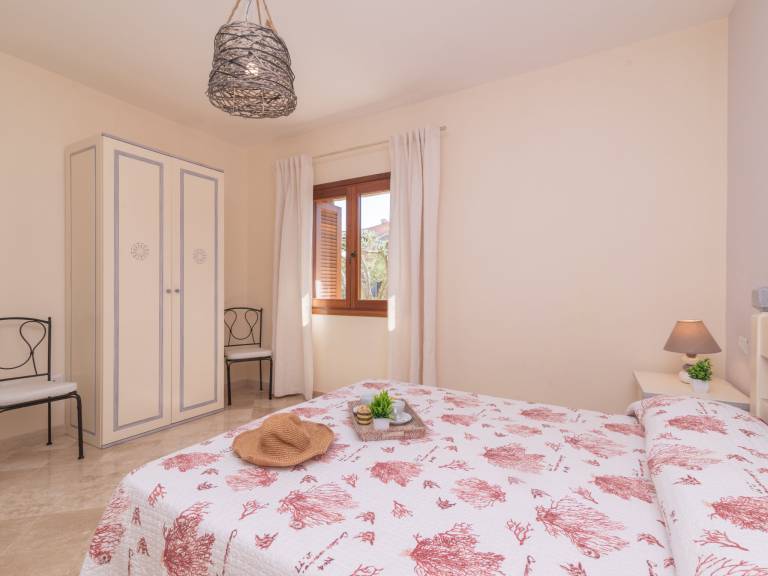 Holiday apartment with pool, garden & patio | Sea view — photo 5