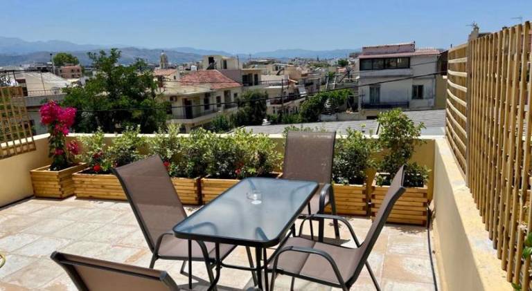 Apartment with terrace in Chania