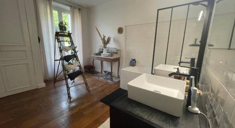 Chambre paisible face aux thermes-ch1 — photo 5