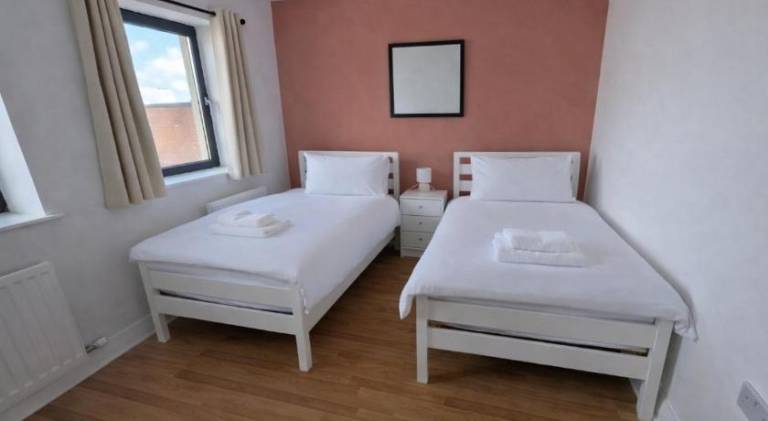 2-Min Walk to Belfast Centre - Bright Spacious with Views - Free Secure Parking in Belfast