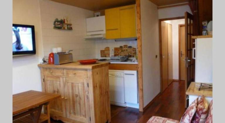 Apartment with 2 rooms for 6 persons — photo 2