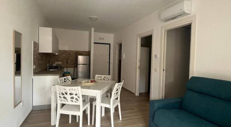 Rental apartment with patio & yard — photo 5