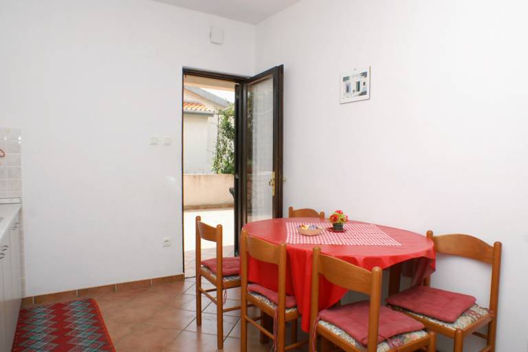Two bedroom apartment with terrace Mandre, Pag (A-523-b) — photo 4