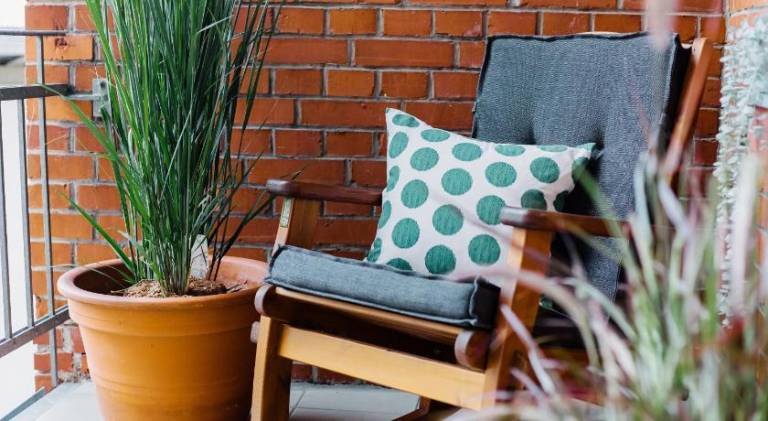 Rental apartment with patio — photo 3