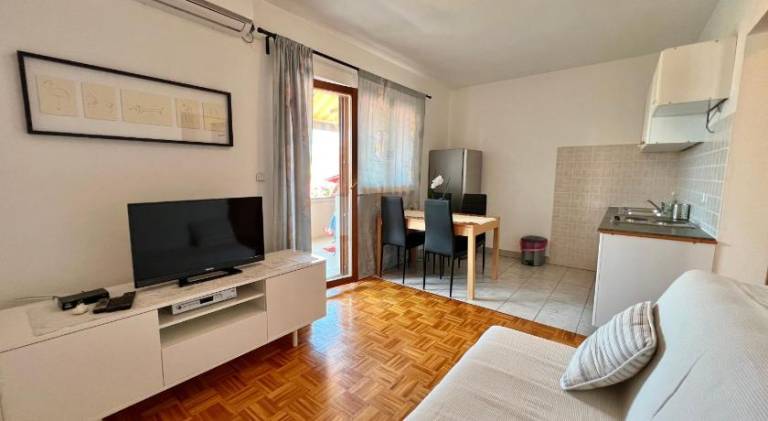 Holiday apartment with terrace — photo 2