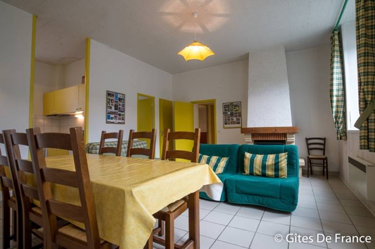 Gite with patio, yard & barbeque | Pets allowed — photo 2