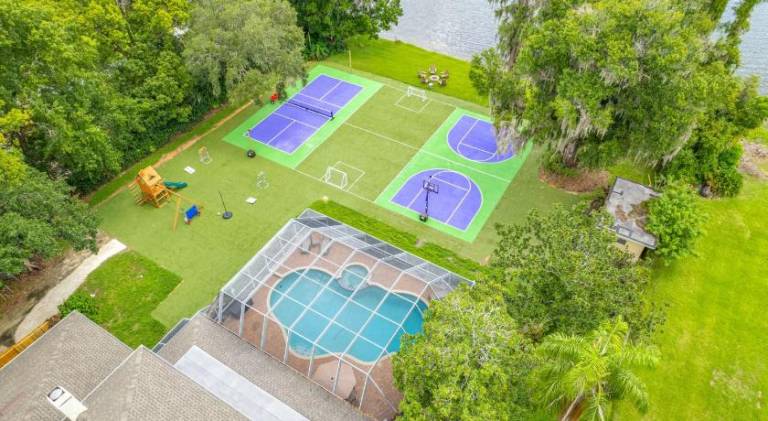 Vacation home with pool | Suitable for remote work | Pets are welcome in Tampa, FL