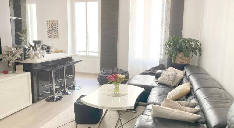 Shared Duplex Apartment Nice-Port in Villefranche-sur-Mer