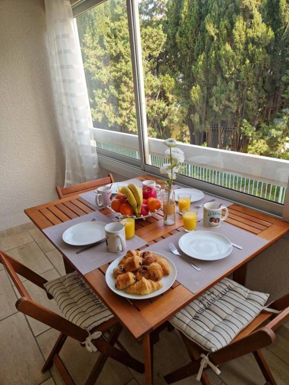 Studio 'Sanary Sur Mer, Soleil Et Douceur I' with Private Terrace, Wi-Fi and Air Conditioning — photo 4