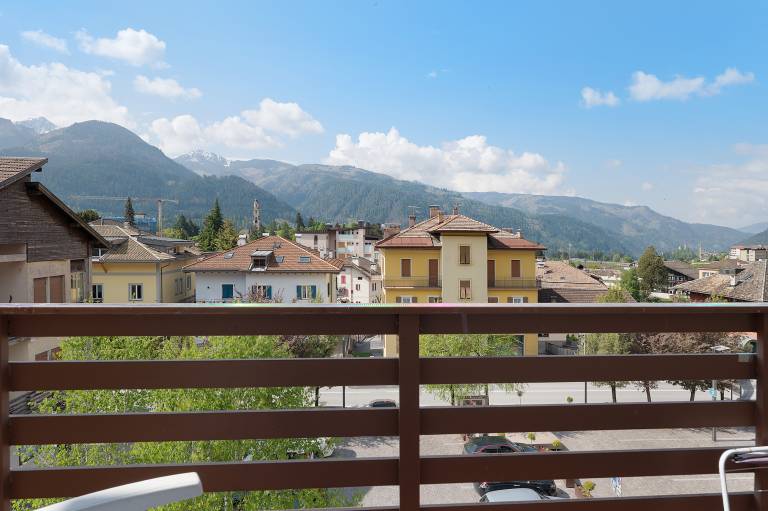 Fully equipped beautiful apartment with fast internet | City view | Pets are welcome — photo 2