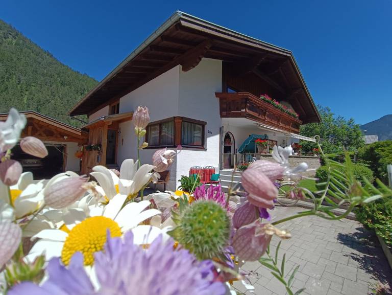 Ferienwohnung in Stockach, Holzgau für max. 6 Personen Ferienwohnung in Stockach, Holzgau für max. 6 Personen