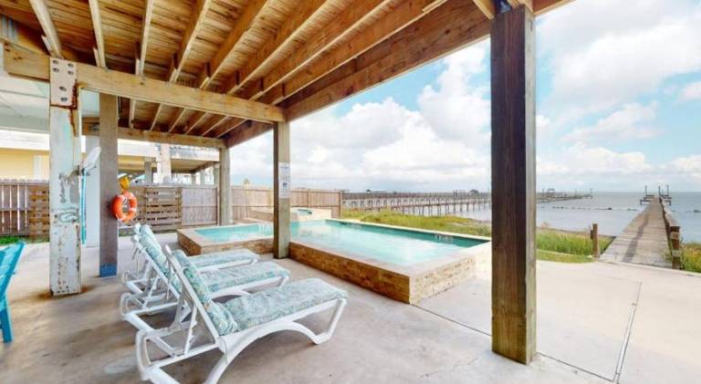 Vacation home with private pool, terrace & barbeque | Pets are welcome — photo 5