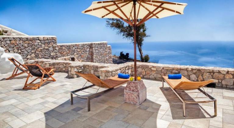 Charming villa with hot tub & pool | Pet-friendly — photo 5