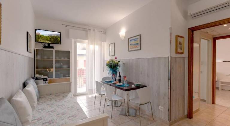 Serviced apartment with terrace | Beach nearby | Perfect for remote work | Pet-friendly — photo 2