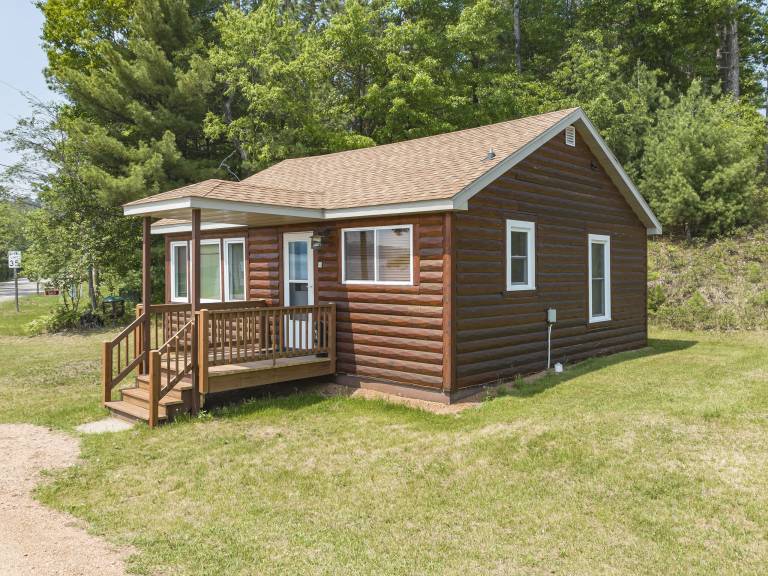 Cabin  Three Lakes