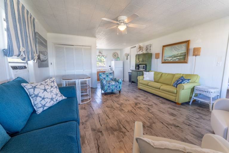Rustic Beach Bungalow in Secluded Fort Morgan — photo 5