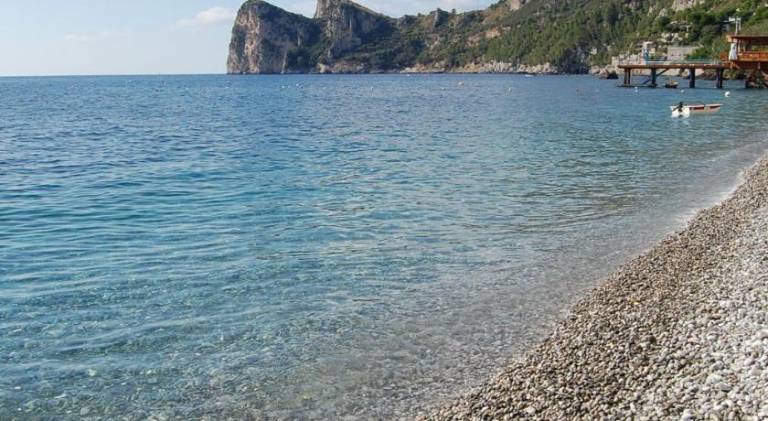 Pleasant serviced apartment with grill, yard & pool | Next to the beach | Pets allowed in Massa Lubrense