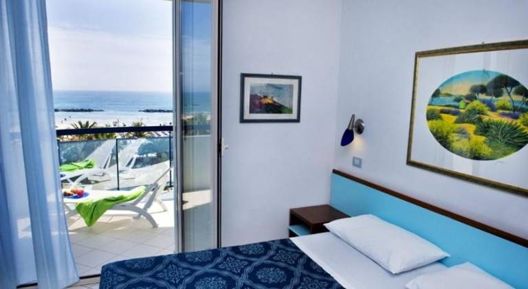 Lovely serviced apartment with pool & garden | Beach nearby | Pet-friendly — photo 2