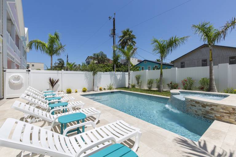 Family-oriented charming vacation home with garden & private pool | Close to the beach | Dogs allowed — photo 5