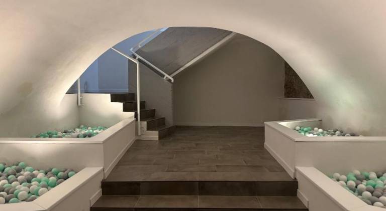 Holiday apartment with pool — photo 4