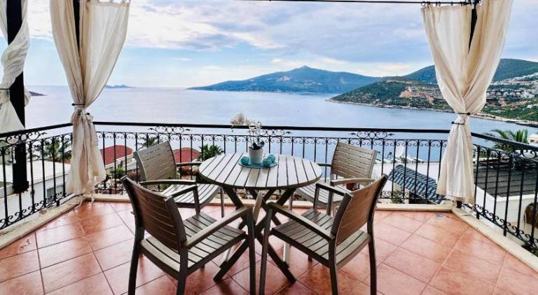 Holiday apartment with pool in Antalya