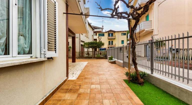 Rental apartment with 2 rooms for 6 persons — photo 4