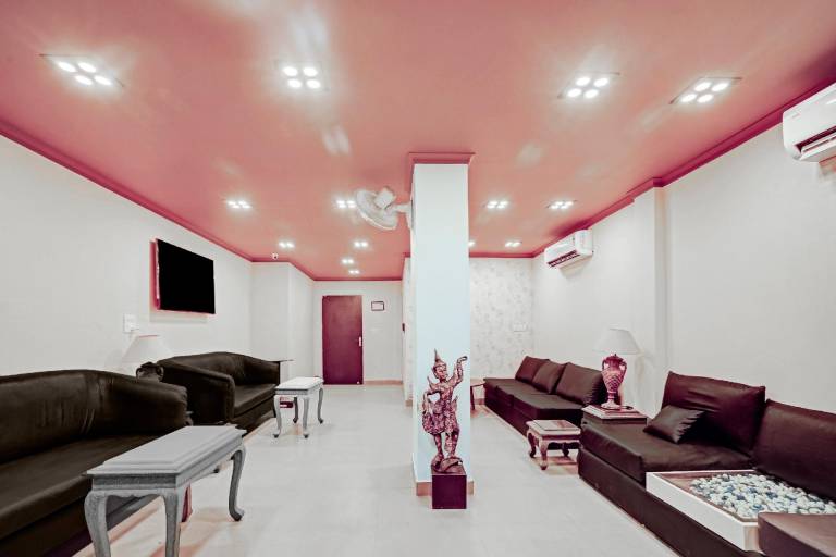 Collection O One Hotel