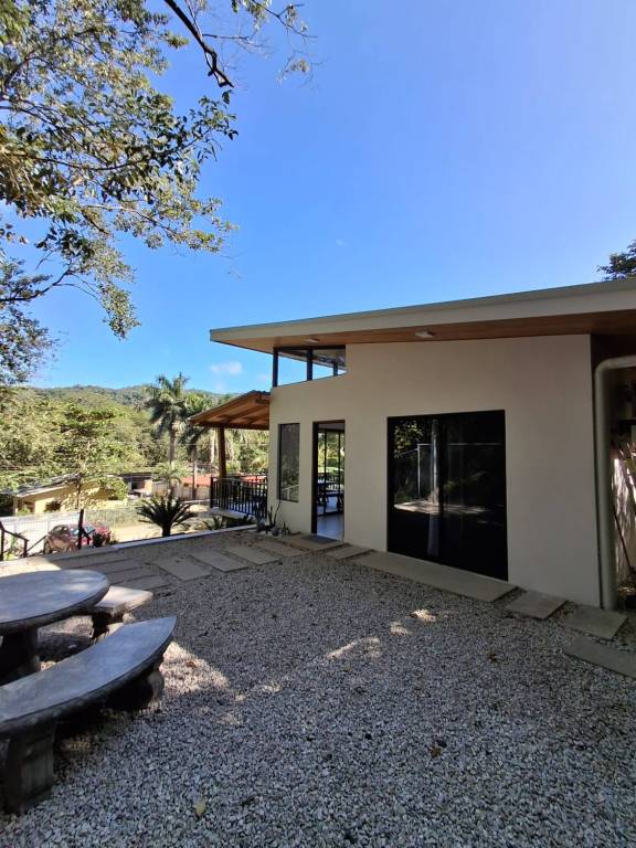 Family-oriented house with terrace & BBQ | Dogs allowed — photo 4
