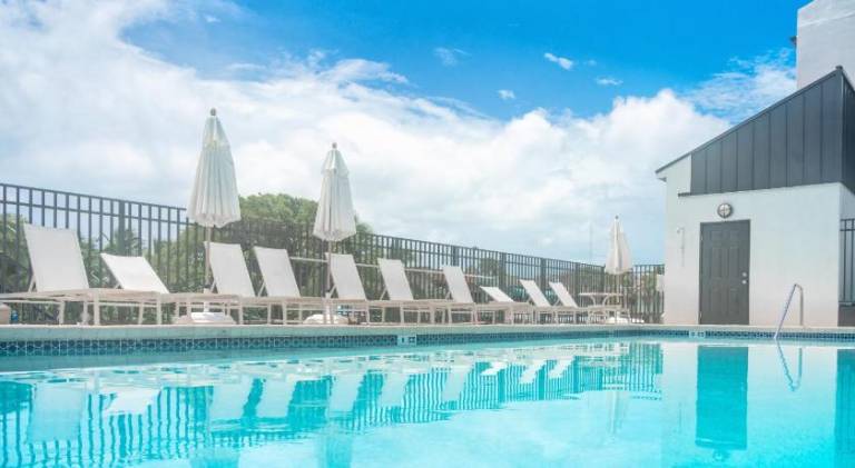 Child-friendly serviced apartment with terrace, pool & yard | Good for workation | Pet-friendly — photo 3