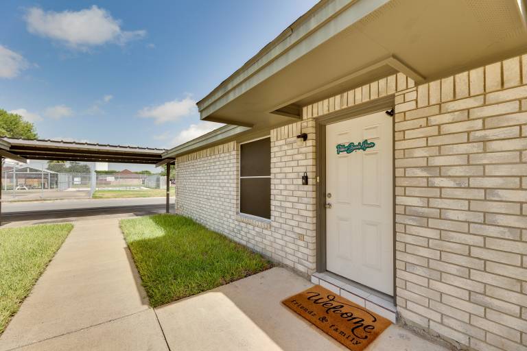 Pet-Friendly Edinburg Apartment with Pool Access! — photo 2