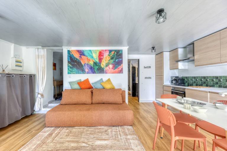 Child-friendly holiday apartment with patio & barbeque | Next to the beach | Pets are welcome — photo 3
