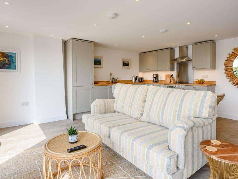Cottage with garden, terrace & grill | Water view — photo 3
