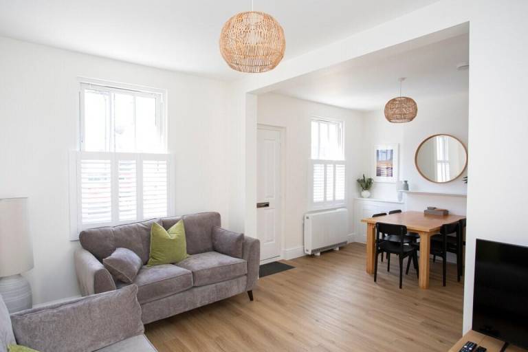 Nice house with garden | Next to the beach | Perfect for remote work | Pets allowed in Worthing